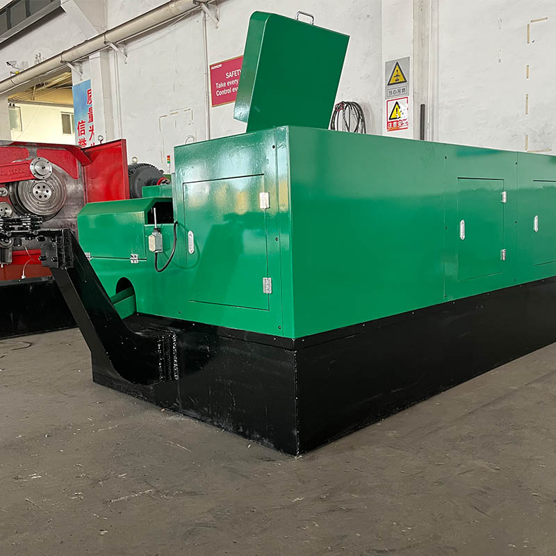 Macchina per la produzione di dadi in metallo a sei stazioni